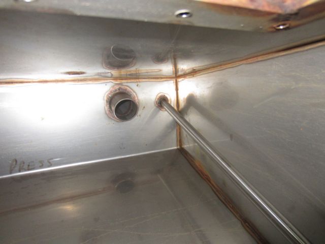 Fuel and water tank — photograph 1